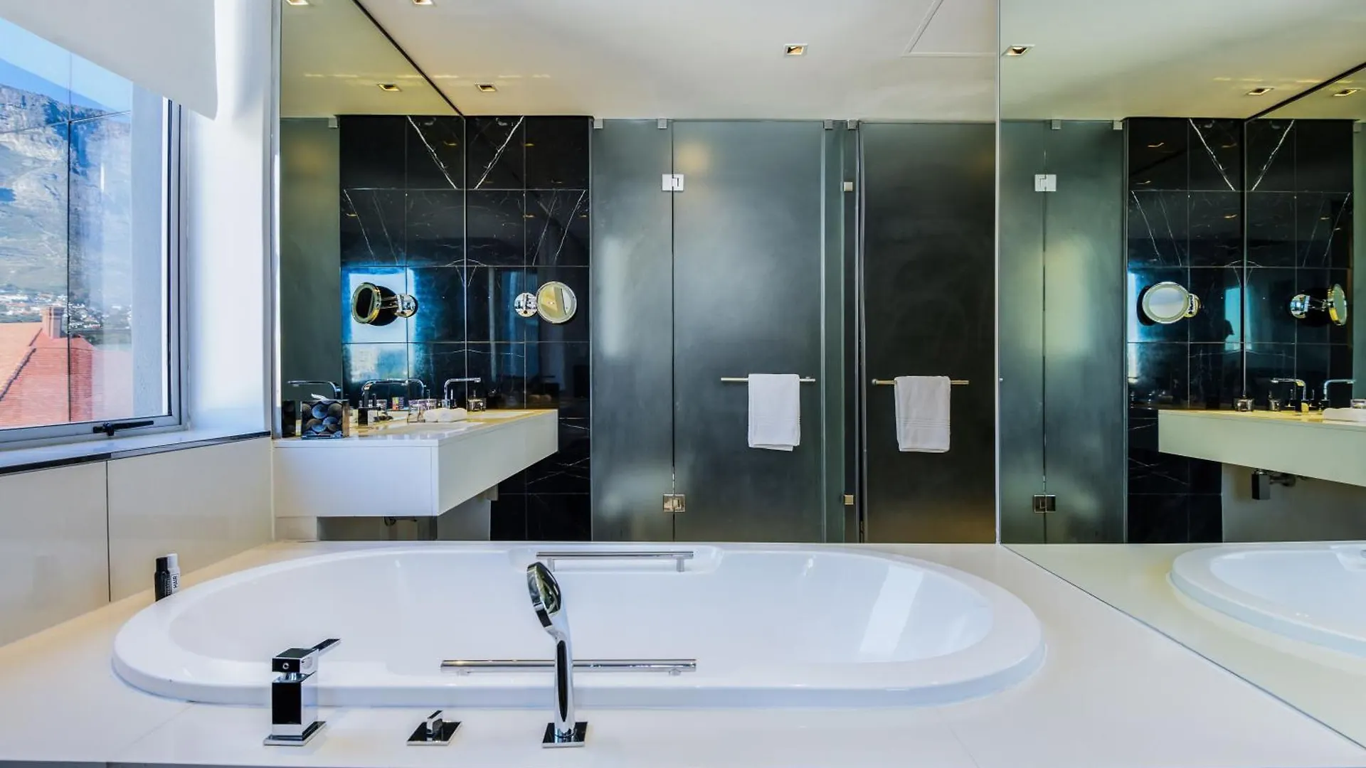 The Capital 15 On Orange Hotel & Spa Cape Town